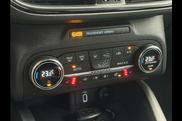 Ford FOCUS Wagon 1.0 EcoBoost ST Line Business ✓2e Eigenaar✓Carplay✓Trekhaak✓Camera✓Keyless✓Stoelverw✓Clima✓Cruise✓Dealer Onderhouden✓Recent beurt gehad✓PDc V+A✓6 Bak✓125pk✓Lm velgen✓Bj 11-2019✓N.A.P✓Apk tot 01-2029