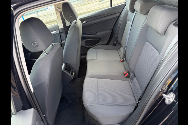 Volkswagen Golf 1.0 TSI Black Edition / CarPlay / NL-auto