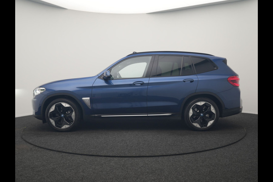 BMW iX3 High Executive 80 kWh 286pk Dealer O.H | SOH 95,5% | | Panodak | Head Up | Adaptive Cruise | 360 Camera | Harman / Kardon | Lederen Sportstoelen Memory & Verwarmd | Keyless | Apple Carplay | Blis | Sfeerverlichting | DAB | Navigatie | 20"L.M |