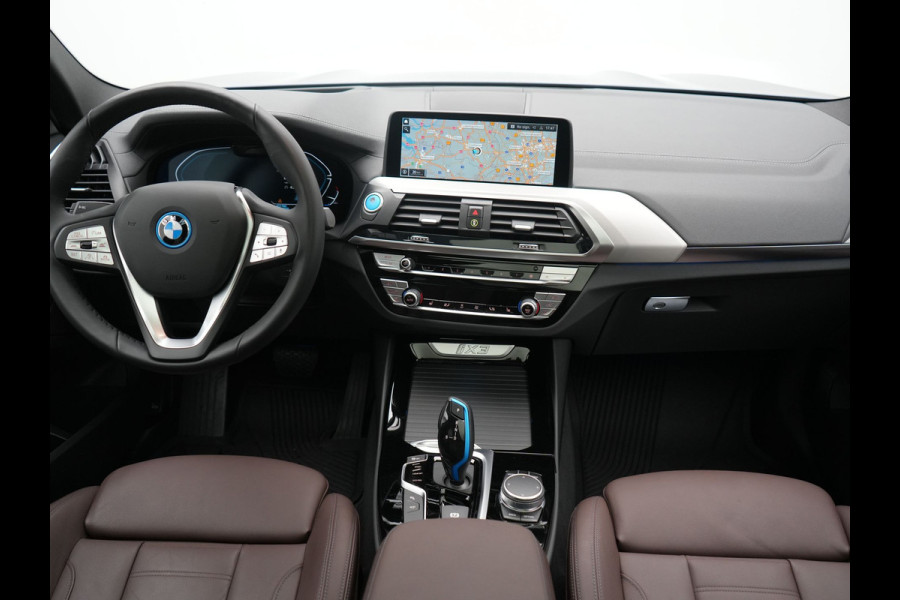 BMW iX3 High Executive 80 kWh 286pk Dealer O.H | SOH 95,5% | | Panodak | Head Up | Adaptive Cruise | 360 Camera | Harman / Kardon | Lederen Sportstoelen Memory & Verwarmd | Keyless | Apple Carplay | Blis | Sfeerverlichting | DAB | Navigatie | 20"L.M |