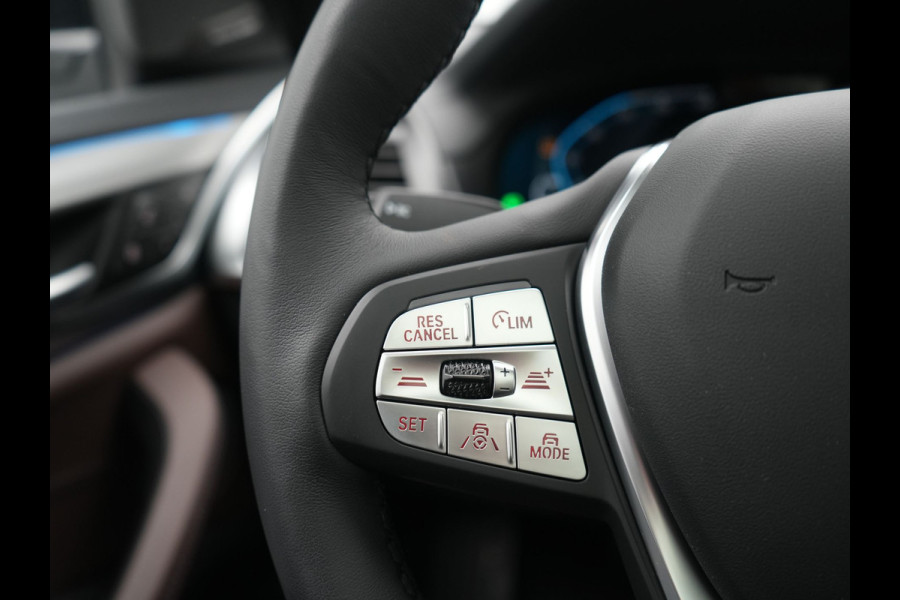 BMW iX3 High Executive 80 kWh 286pk Dealer O.H | SOH 95,5% | | Panodak | Head Up | Adaptive Cruise | 360 Camera | Harman / Kardon | Lederen Sportstoelen Memory & Verwarmd | Keyless | Apple Carplay | Blis | Sfeerverlichting | DAB | Navigatie | 20"L.M |