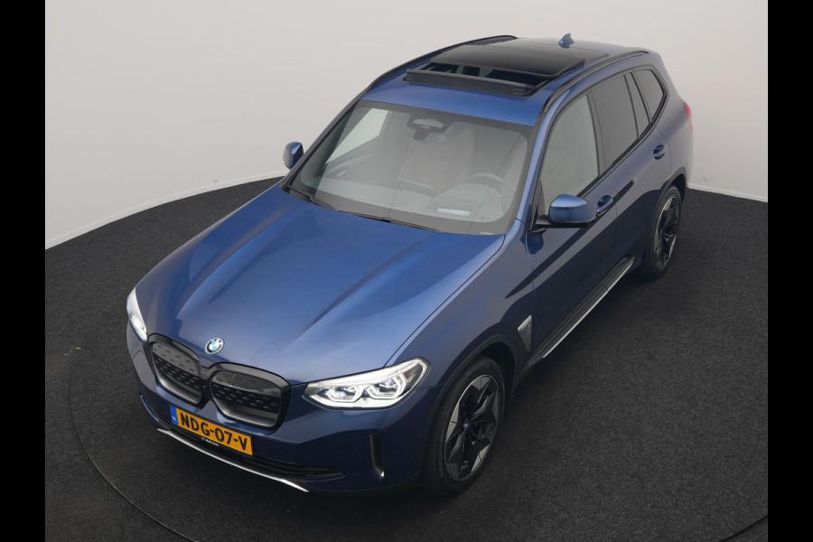 BMW iX3 High Executive 80 kWh 286pk Dealer O.H | SOH 95,5% | | Panodak | Head Up | Adaptive Cruise | 360 Camera | Harman / Kardon | Lederen Sportstoelen Memory & Verwarmd | Keyless | Apple Carplay | Blis | Sfeerverlichting | DAB | Navigatie | 20"L.M |