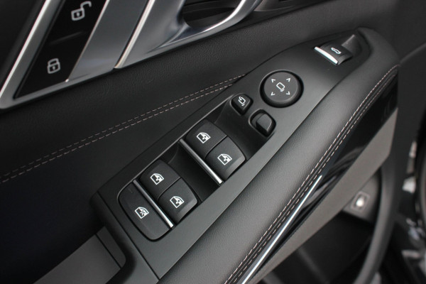 BMW X5 XDrive50e High Executive M-SPORT PRO / M-SEATS / SOFT CLOSE / PANO- DAK / LUCHTVERING / DRIVING ASSISANT PROFESSIONAL