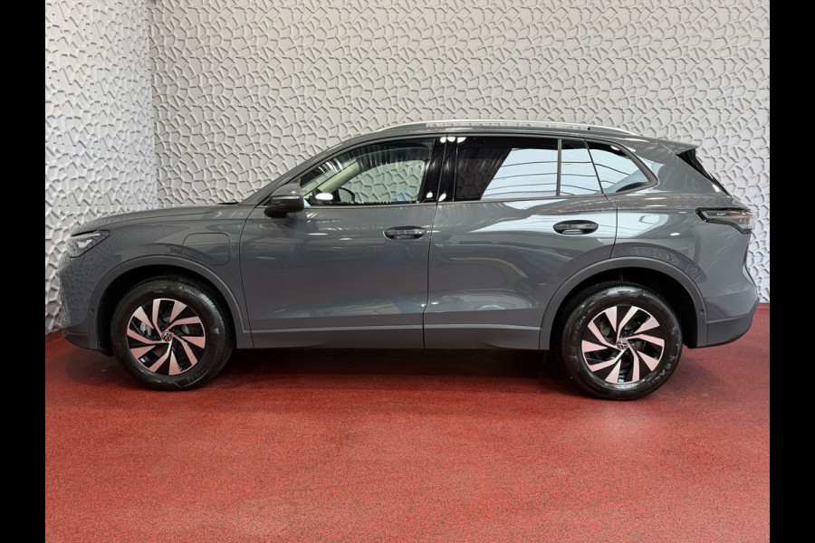 Volkswagen Tiguan 1.5 eHYBRID TREKHAAK PANORAMA STOEL/STUUR VERW CAMERA ELEK.KLEP PHEV PLUG IN HYBRID