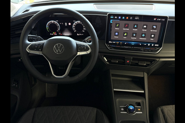 Volkswagen Tiguan 1.5 eHYBRID TREKHAAK PANORAMA STOEL/STUUR VERW CAMERA ELEK.KLEP PHEV PLUG IN HYBRID