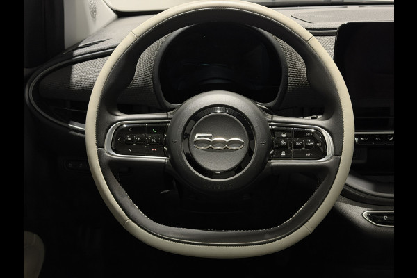 Fiat 500 La Prima 42 kWh | JBL! audio | Verwarmbare stoelen | Panorama dak | Full led |