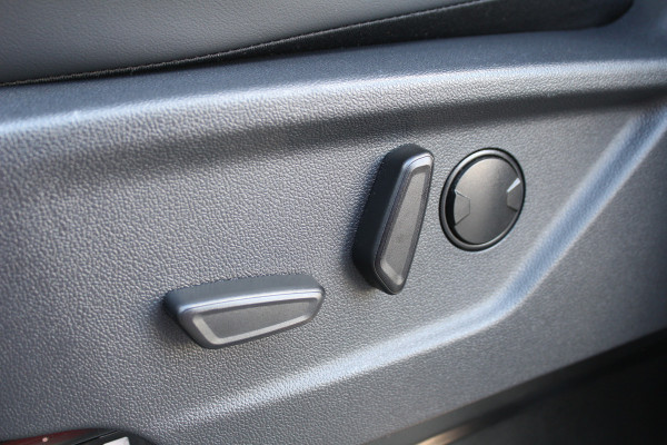 Ford e-Transit Custom Tourneo 65 kWh Sport | Trekhaak | 8P | Panoramadak | BLIS | Full Options