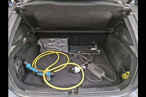 Mercedes-Benz EQA 250 Business Solution AMG 67 kWh Soh 96%