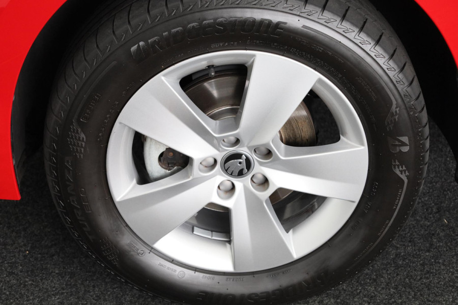 Škoda Kamiq 1.0 TSI Ambition 110 pk Automaat (DSG) | Verlengde garantie | Navigatie via App | Autom. airco | Parkeersensoren achter |