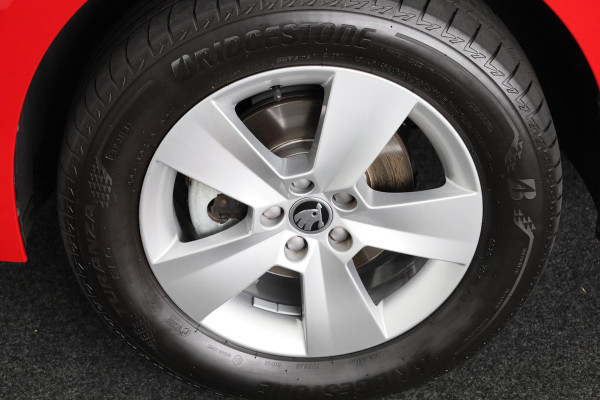 Škoda Kamiq 1.0 TSI Ambition 110 pk Automaat (DSG) | Verlengde garantie | Navigatie via App | Autom. airco | Parkeersensoren achter |