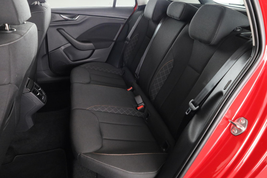 Škoda Kamiq 1.0 TSI Ambition 110 pk Automaat (DSG) | Verlengde garantie | Navigatie via App | Autom. airco | Parkeersensoren achter |
