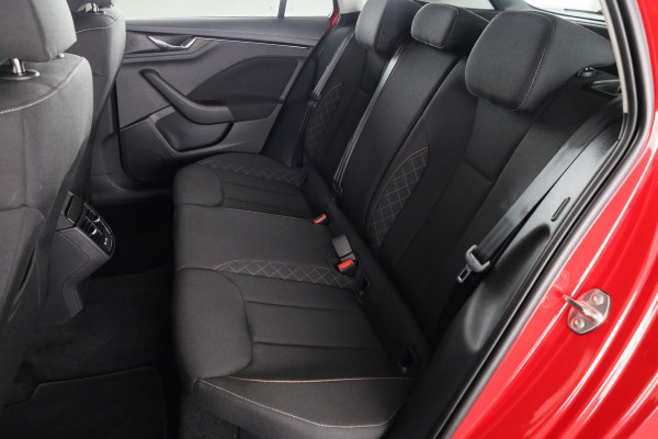 Škoda Kamiq 1.0 TSI Ambition 110 pk Automaat (DSG) | Verlengde garantie | Navigatie via App | Autom. airco | Parkeersensoren achter |