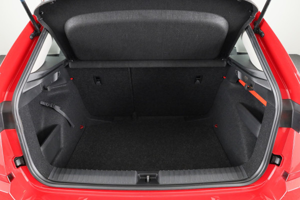 Škoda Kamiq 1.0 TSI Ambition 110 pk Automaat (DSG) | Verlengde garantie | Navigatie via App | Autom. airco | Parkeersensoren achter |