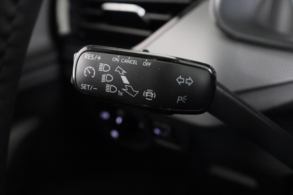 Škoda Kamiq 1.0 TSI Ambition 110 pk Automaat (DSG) | Verlengde garantie | Navigatie via App | Autom. airco | Parkeersensoren achter |