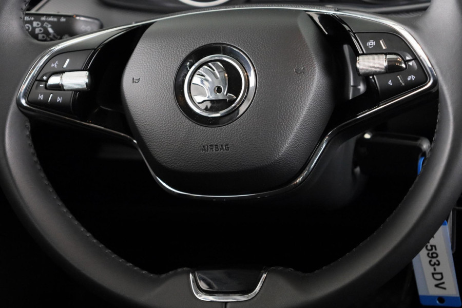 Škoda Kamiq 1.0 TSI Ambition 110 pk Automaat (DSG) | Verlengde garantie | Navigatie via App | Autom. airco | Parkeersensoren achter |