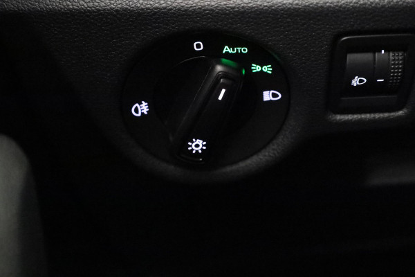 Škoda Kamiq 1.0 TSI Ambition 110 pk Automaat (DSG) | Verlengde garantie | Navigatie via App | Autom. airco | Parkeersensoren achter |