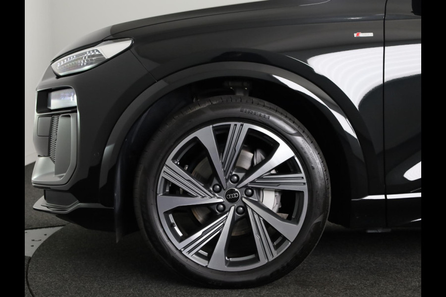 Audi Q6 e-tron S edition quattro 100 kWh 367 pk | Panoramadak | Warmtepomp | Navigatie  | Trekhaak (wegklapbaar) | Park assist | 360° camera | HUD | Passagiersscherm | Bang & Olufsen | S-Line | | Verlengde garantie
