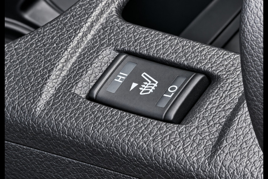 Nissan QASHQAI 1.3 DIG-T Tekna Black Edition | Panoramadak | Adaptive Cruise Control | Dealeronderhouden | Stoelverwarming | 360° | Dodehoek | Apple & Android |