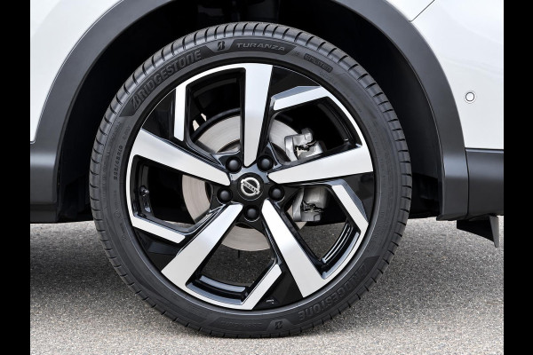 Nissan QASHQAI 1.3 DIG-T Tekna Black Edition | Panoramadak | Adaptive Cruise Control | Dealeronderhouden | Stoelverwarming | 360° | Dodehoek | Apple & Android |