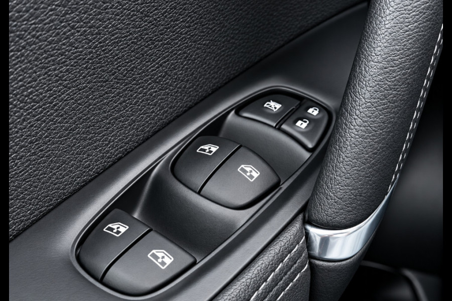 Nissan QASHQAI 1.3 DIG-T Tekna Black Edition | Panoramadak | Adaptive Cruise Control | Dealeronderhouden | Stoelverwarming | 360° | Dodehoek | Apple & Android |