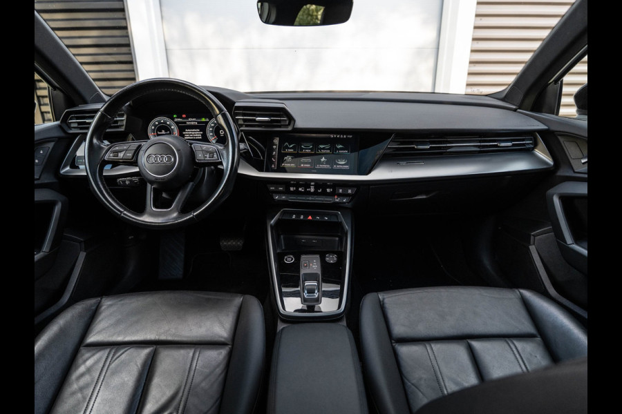 Audi A3 Sportback 30 TFSI edition Pano/Leer/AppleCarPlay/Matrix