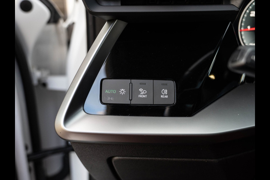 Audi A3 Sportback 30 TFSI edition Pano/Leer/AppleCarPlay/Matrix
