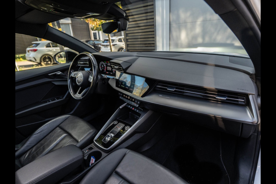 Audi A3 Sportback 30 TFSI edition Pano/Leer/AppleCarPlay/Matrix