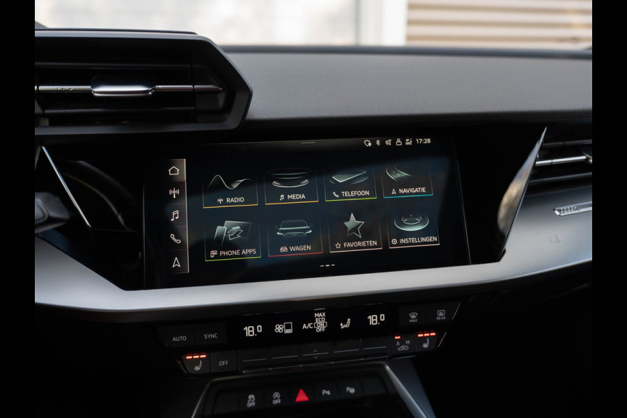 Audi A3 Sportback 30 TFSI edition Pano/Leer/AppleCarPlay/Matrix