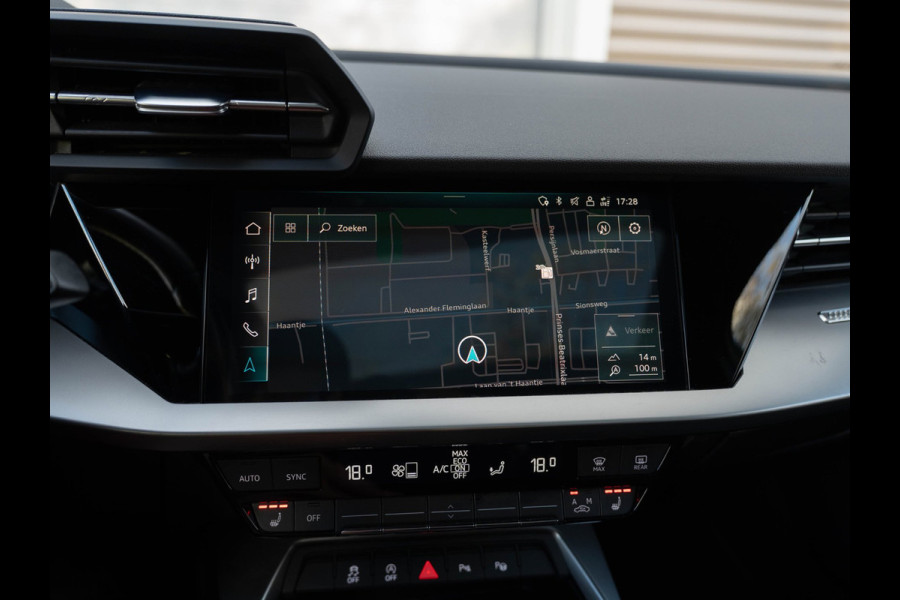 Audi A3 Sportback 30 TFSI edition Pano/Leer/AppleCarPlay/Matrix