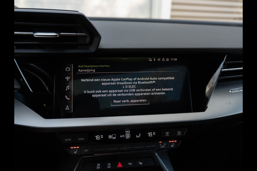 Audi A3 Sportback 30 TFSI edition Pano/Leer/AppleCarPlay/Matrix