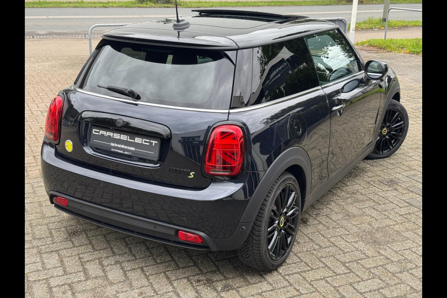 MINI Cooper SE Black edition HEAD-UP | LEDER | PANORAMADAK | CAMERA | HARMAN/KARDON