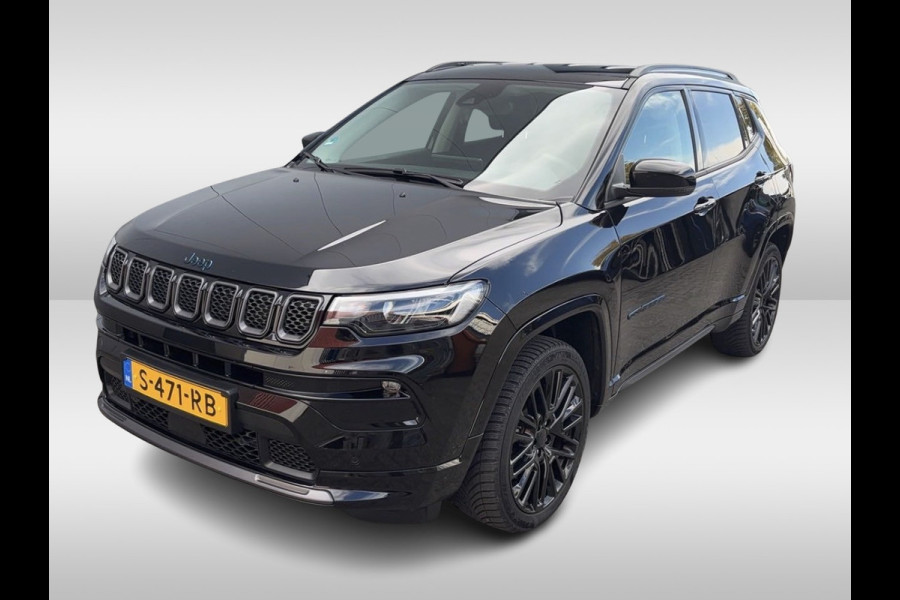 Jeep Compass 4xe 240 Plug-in Hybrid Electric S / Camera / Leder / CarPlay / Keyless / 19'' / Stuur+Stoelverwarming / DAB / ACC