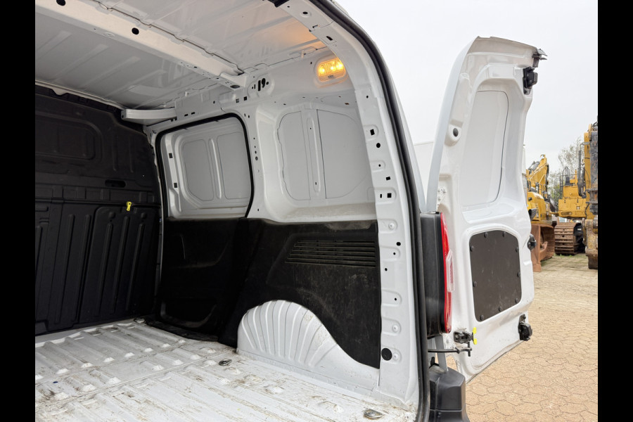 Citroën Berlingo 50kWh 136PK Elektrisch 50kWh 280km WLTP 136PK L1 Snelladen Climate Control Cruise Control Achteruitrijcamera