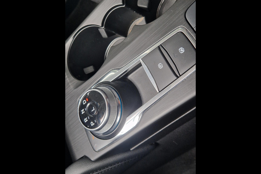 Ford Kuga 2.5 PHEV Titanium | Stoel + Stuurverwarming | Adaptive Cruise Control | Full LED | Camera | Head-Up Display | BLIS |
