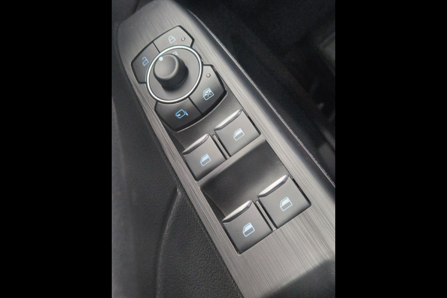 Ford Kuga 2.5 PHEV Titanium | Stoel + Stuurverwarming | Adaptive Cruise Control | Full LED | Camera | Head-Up Display | BLIS |