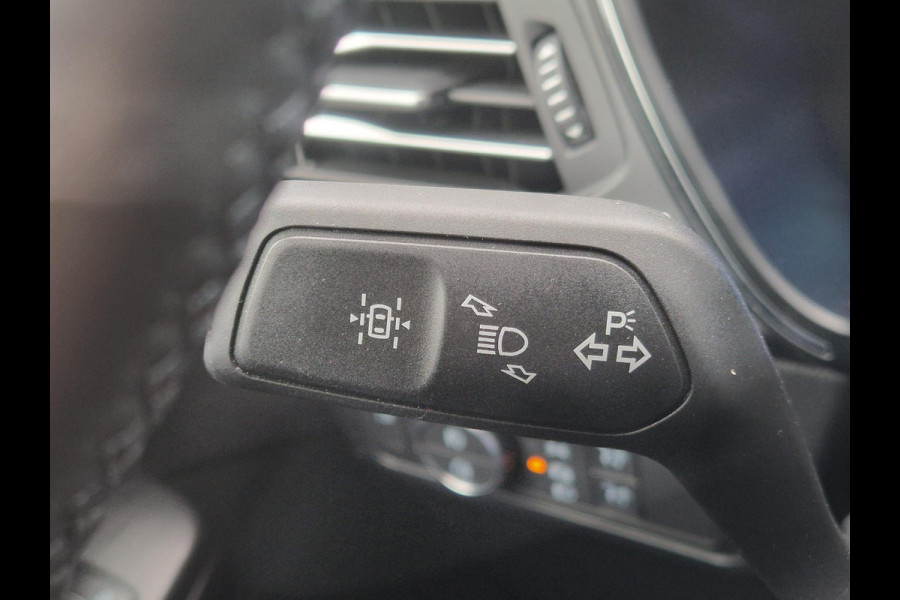 Ford Kuga 2.5 PHEV Titanium | Stoel + Stuurverwarming | Adaptive Cruise Control | Full LED | Camera | Head-Up Display | BLIS |
