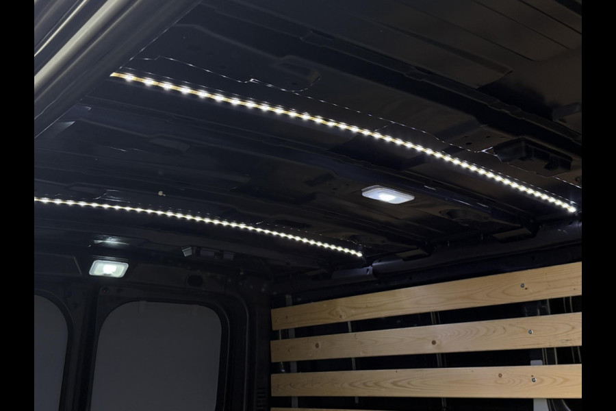 Renault Trafic 2.0 dCi 150 T30 L2H1 Luxe AUTOMAAT | NAVI | TREKHAAK | CAMERA