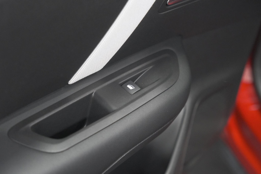 Citroën C4 1.2 Hybrid 145pk Max | 360 Camera | Adaptieve Cruise Control | Navigatie | Apple Carplay