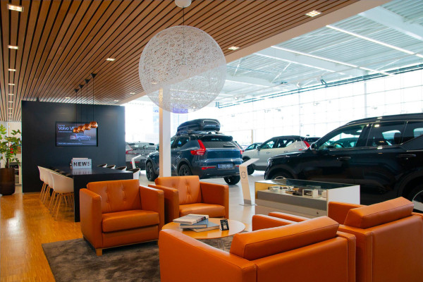 Volvo XC40 B4 211PK Automaat Plus Dark Panoramadak/ Adaptive Cruise Control/ 360 Camera/ Google infotainment/ Elektrisch verstelbare stoelen met geheugen/ Apple Carplay/ Android Auto