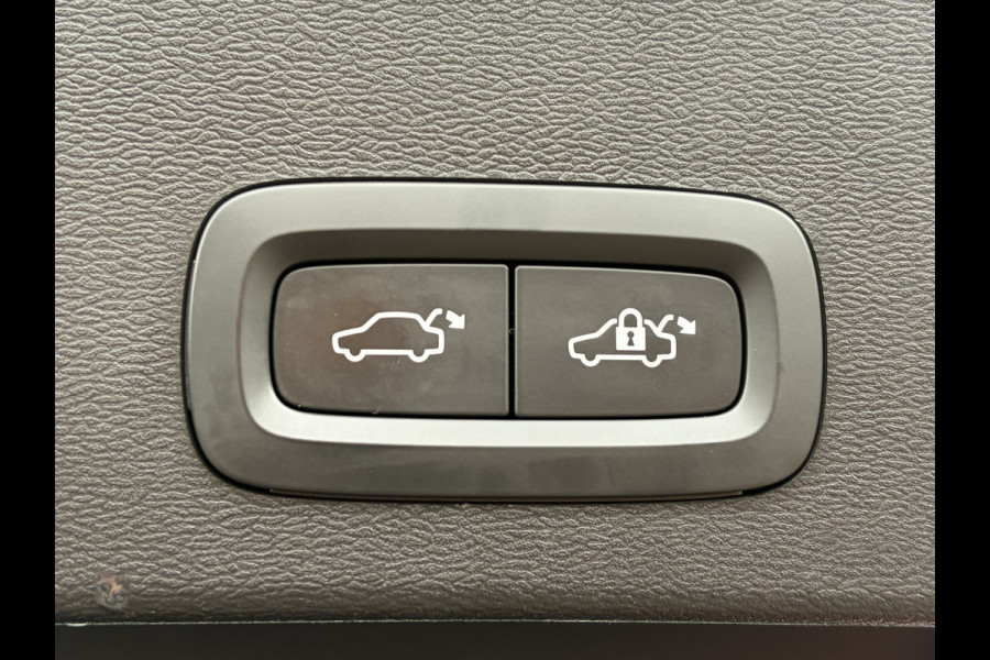 Volvo XC40 Recharge Ultimate 70 kWh Soh 94.5% Pano.dak Har/Kard Trekhaak