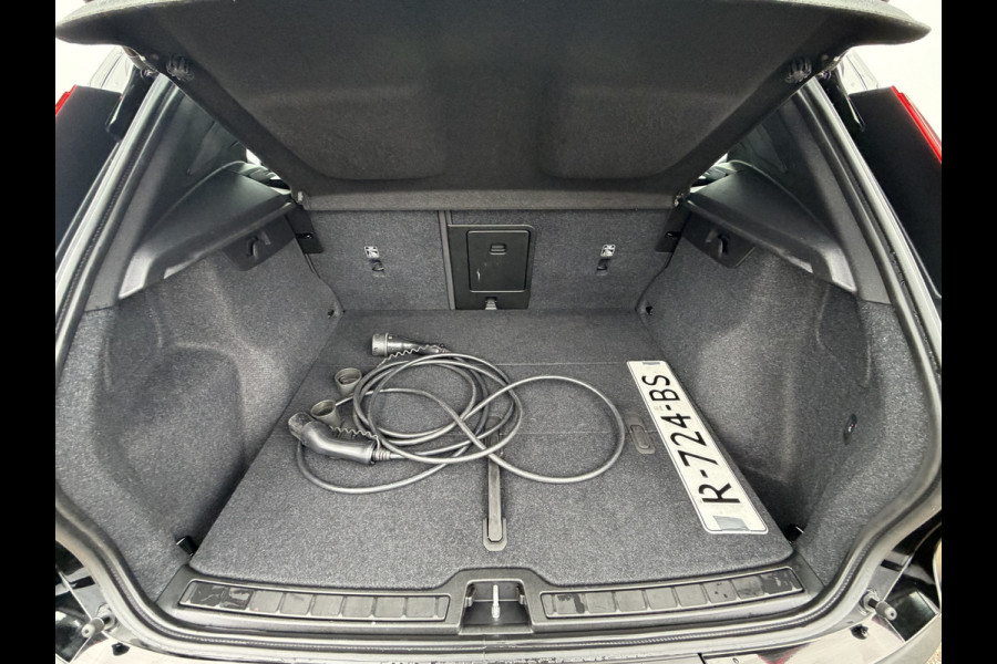 Volvo XC40 Recharge Ultimate 70 kWh Soh 94.5% Pano.dak Har/Kard Trekhaak