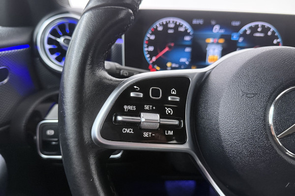 Mercedes-Benz A-Klasse 220 Advantage (SFEERVERLICHTING, STOELVERWARMING, ACHTERUITRIJCAMERA)