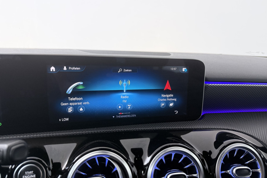 Mercedes-Benz A-Klasse 220 Advantage (SFEERVERLICHTING, STOELVERWARMING, ACHTERUITRIJCAMERA)