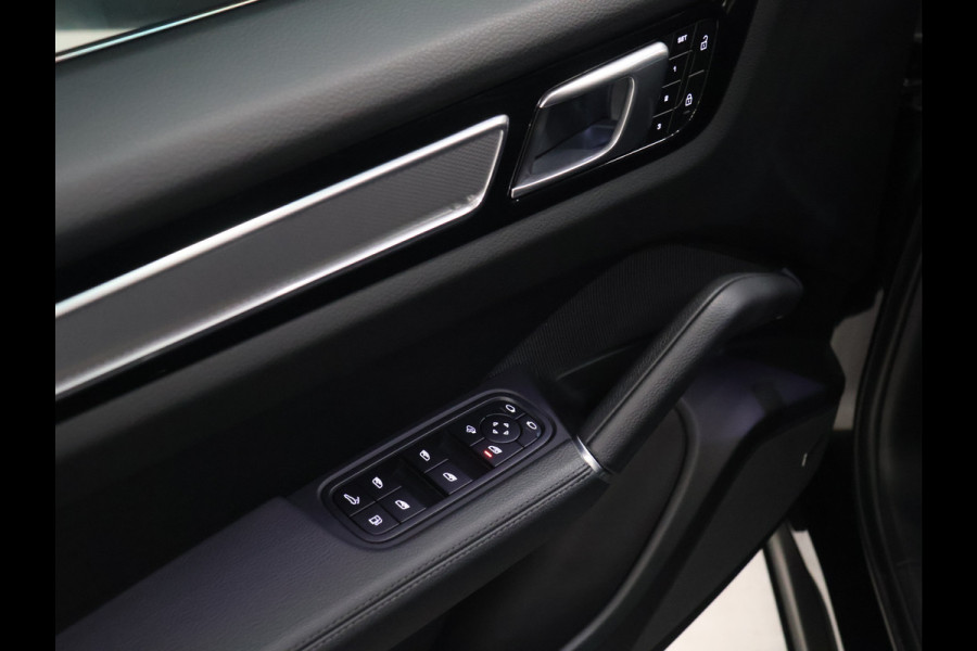 Porsche Cayenne 3.0 E-Hybrid Platinum Edition [PANORAMADAK, ACC, BOSE, SPORT CHRONO, HEAD-UP, ADAPTIVE LUCHTVERING, APPLE CARPLAY, SFEERVERLICHTING, MEMORY, NIEUWSTAAT]