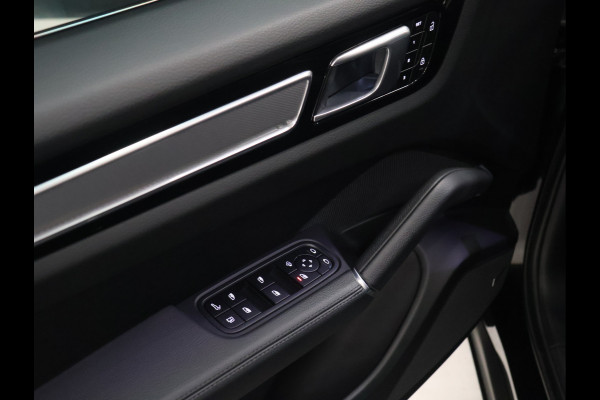Porsche Cayenne 3.0 E-Hybrid Platinum Edition [PANORAMADAK, ACC, BOSE, SPORT CHRONO, HEAD-UP, ADAPTIVE LUCHTVERING, APPLE CARPLAY, SFEERVERLICHTING, MEMORY, NIEUWSTAAT]