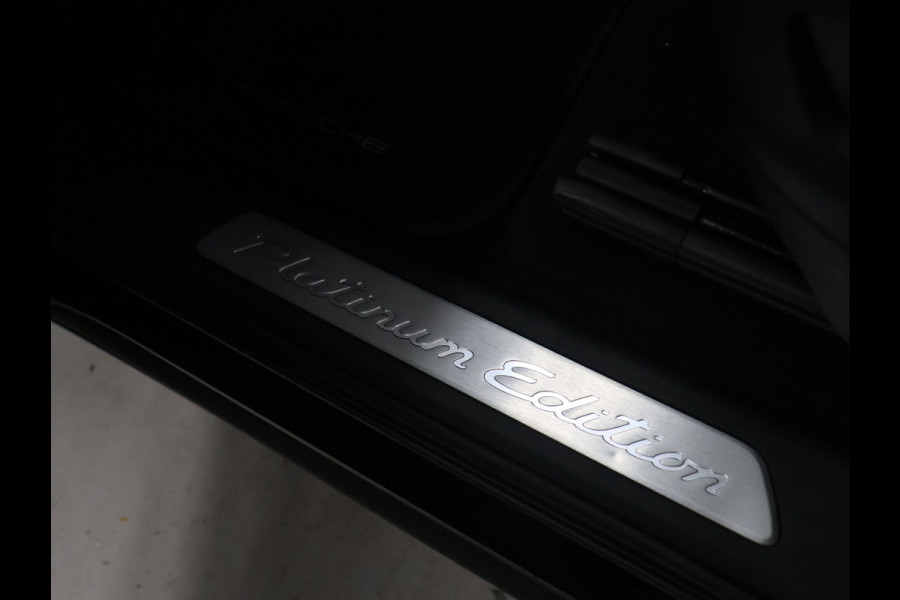 Porsche Cayenne 3.0 E-Hybrid Platinum Edition [PANORAMADAK, ACC, BOSE, SPORT CHRONO, HEAD-UP, ADAPTIVE LUCHTVERING, APPLE CARPLAY, SFEERVERLICHTING, MEMORY, NIEUWSTAAT]