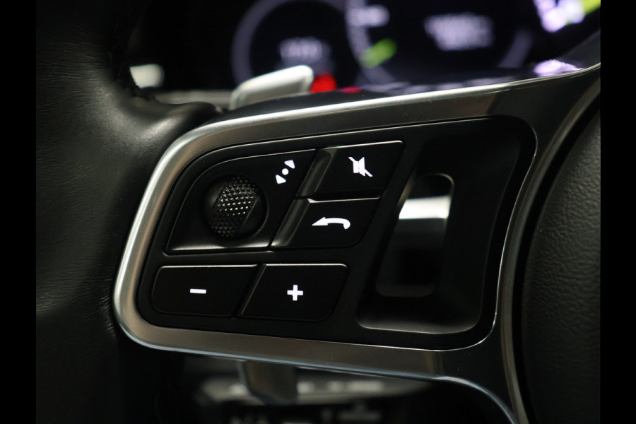 Porsche Cayenne 3.0 E-Hybrid Platinum Edition [PANORAMADAK, ACC, BOSE, SPORT CHRONO, HEAD-UP, ADAPTIVE LUCHTVERING, APPLE CARPLAY, SFEERVERLICHTING, MEMORY, NIEUWSTAAT]