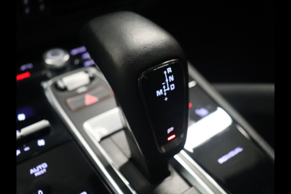 Porsche Cayenne 3.0 E-Hybrid Platinum Edition [PANORAMADAK, ACC, BOSE, SPORT CHRONO, HEAD-UP, ADAPTIVE LUCHTVERING, APPLE CARPLAY, SFEERVERLICHTING, MEMORY, NIEUWSTAAT]