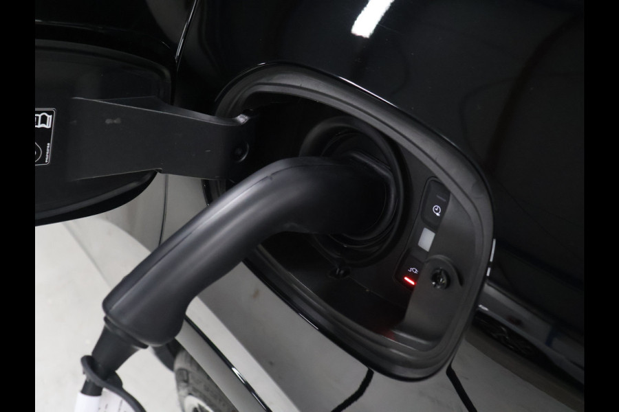 Porsche Cayenne 3.0 E-Hybrid Platinum Edition [PANORAMADAK, ACC, BOSE, SPORT CHRONO, HEAD-UP, ADAPTIVE LUCHTVERING, APPLE CARPLAY, SFEERVERLICHTING, MEMORY, NIEUWSTAAT]