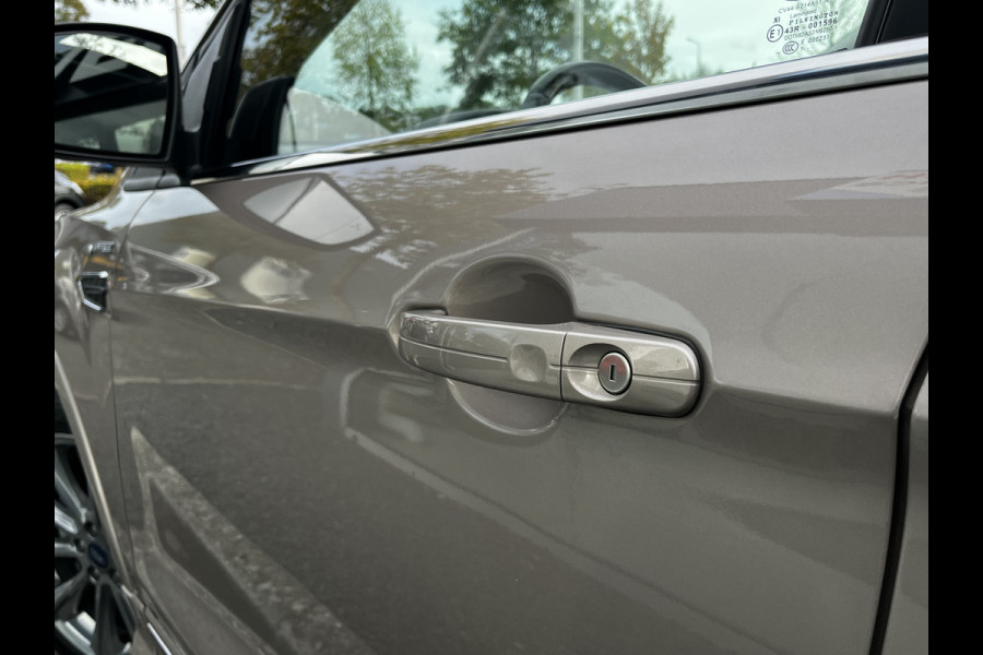 Ford Kuga 1.5 EcoBoost Vignale 182pk Automaat | Trekhaak | Full Options | Pano | Adapt. Cruise | Dodehoek | Driver Assistance Pack | Luxury Pack | etc. etc.